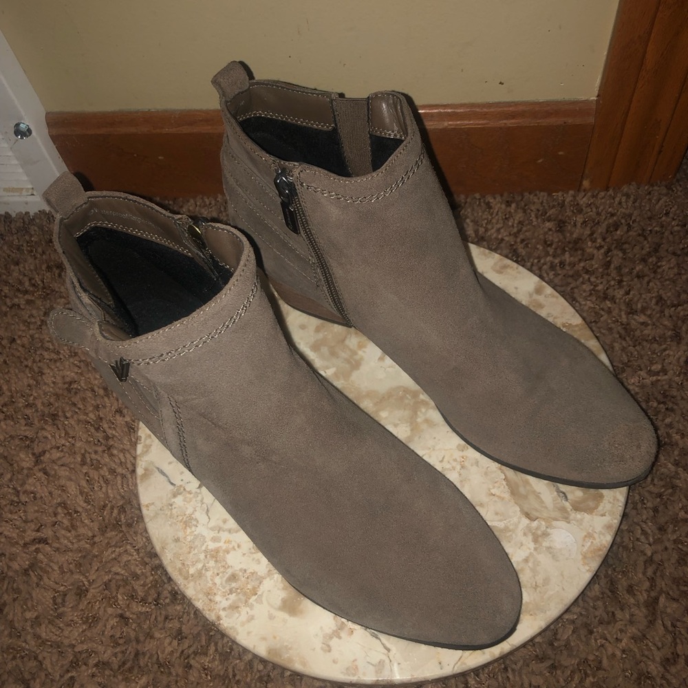 Blondo Ankle Boots Size 10 comfortable boots